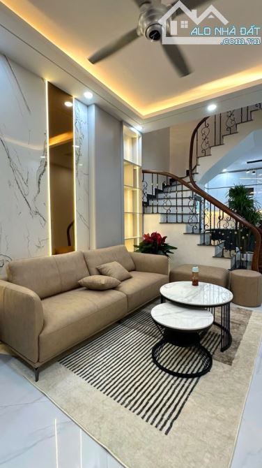 BÁN NHÀ MINH KHAI, NGÕ 4M, GẦN Ô TÔ, 2 MẶT THOÁNG, DT 45M2, GIÁ 10.39 TỶ - 1