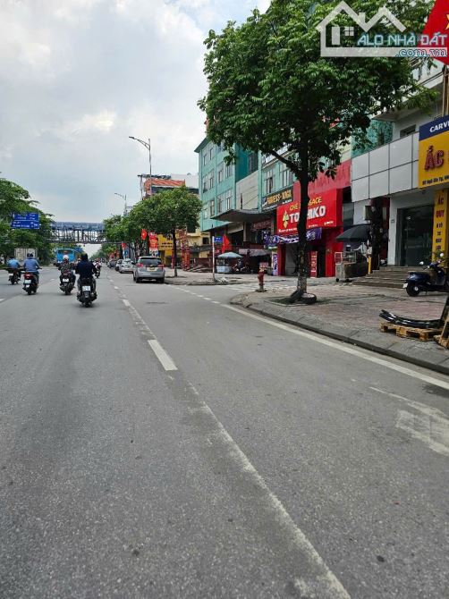 Bán nhà Nguyễn Văn Cừ - Ngô Gia Tự 5 tầng xây chắc - 1