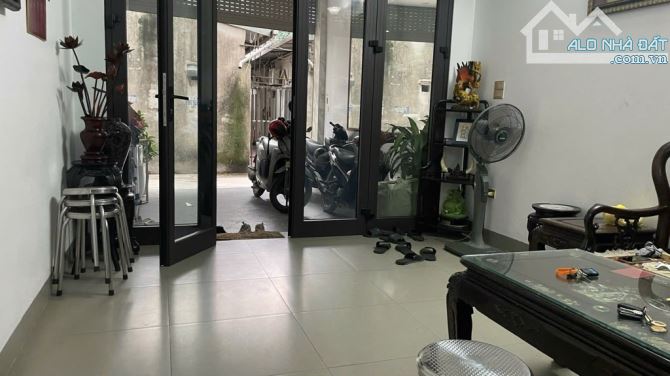 BÁN NHÀ HỒNG TIẾN, NGÕ THÔNG, Ô TÔ VÀO NHÀ, 65M2 GẦN HỒ ĐIỀU HOÀ, FULL NỘI THẤT Ở NGAY - 1
