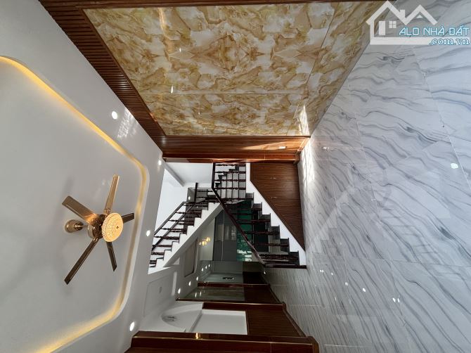 Bán Nhà 2 tầng Dĩ An, 73m2, Xe hơi Đỗ Cửa, sHR, Nhỉnh 4 tỷ - 1