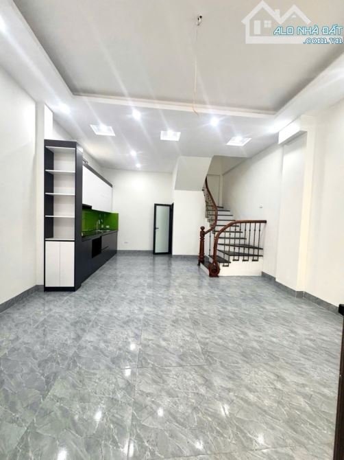 BÁN NHÀ PHẠM VĂN ĐỒNG 64 M2 XÂY 5 TẦNG GIÁ 9..X TỶ XÂY MỚI KOONG - 1