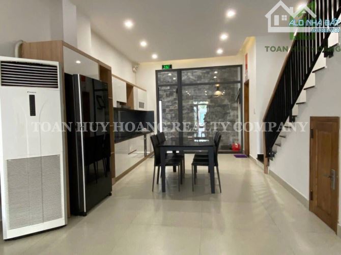 Nhà 4 phòng ngủ khu Phạm Văn Đồng - B945 - 1