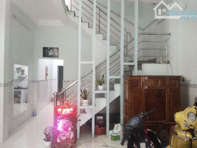 Nhà 2 tấm , hẻm nhựa xe tải thông. - 1
