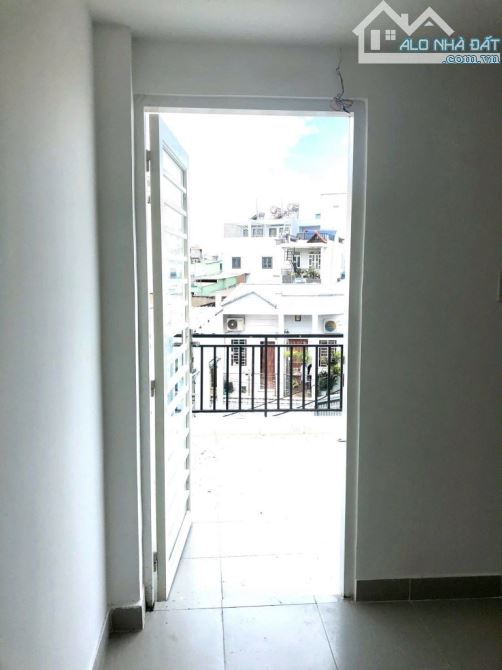 TÂN HOÀ ĐÔNG Q6 HẺM XE HƠI 1XẸC 3 TẦNG CÓ SÂN THƯỢNG 2P. NGỦ 2WC 20M² GIÁ 2,35TỶ - 1