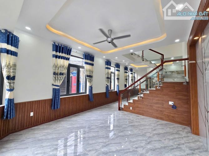 CHỦ GỬI BÁN NHÀ 1 TRỆT 2 LẦU (GÓC 2 MẶT TIỀN),P BIÊN HOÀ. DT:63M2. GIÁ: 4TỶ5 TL CC - 1
