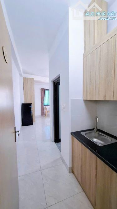 Cho Thuê CCMN Ngõ 230 Mễ Trì Thượng Nam Từ Liêm 30m2 Studio Cửa Sổ Thang Máy Full Đồ Ô Tô - 1