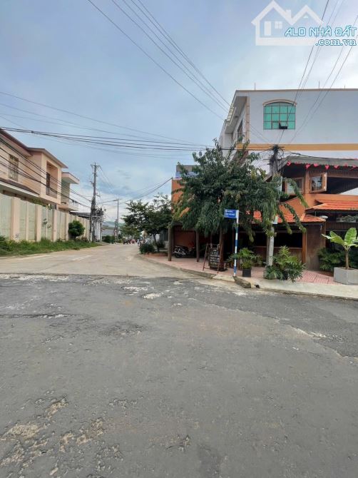 Đất mặt tiền Đặng Văn Ngữ chỉ 457 tr/m, cách Lê Duẩn  300m - 1