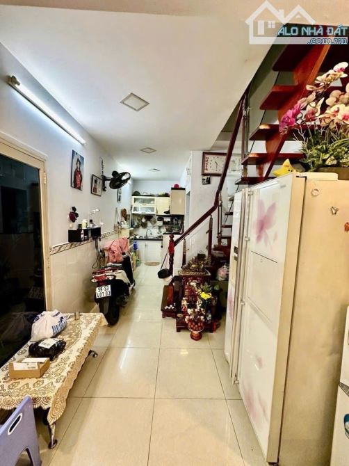 Bán nhà gần HXH Phan Văn Trị P11 Bình Thạnh 31m2 chỉ hơn 4 tỷ - 1