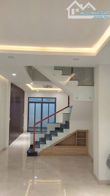 mặt tiền đường 10m ngay phạm văn đồng, nhà 4 tầng 6pn chỉ 10.5 tỷ - 1