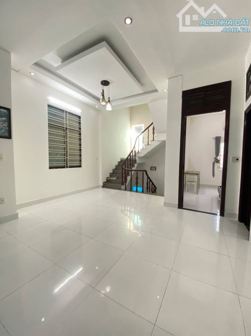 Nhà mặt phố Nguyễn Hữu Thọ, Hải Châu chỉ 100 triệu/ m2 - 1