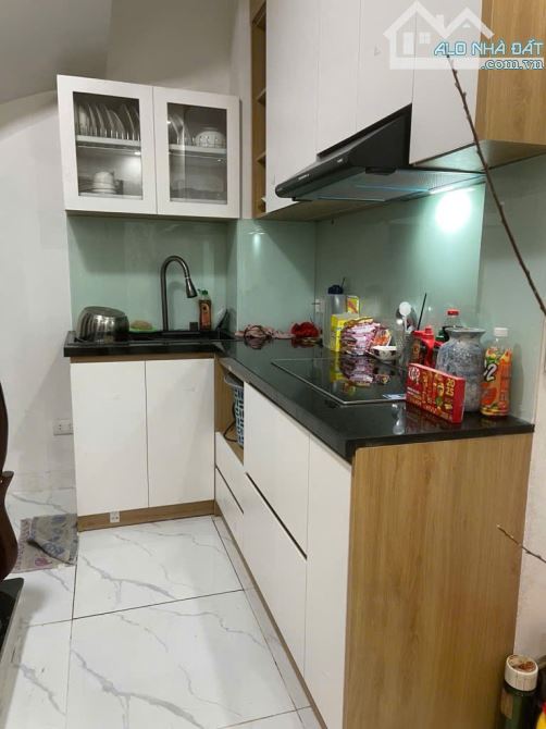 BÁN NHÀ MỚI 5 TẦNG ĐỐNG ĐA 50m RA OTO, CHỈ VIỆC XÁCH VALI VÀO Ở 5.75 TỶ - 1