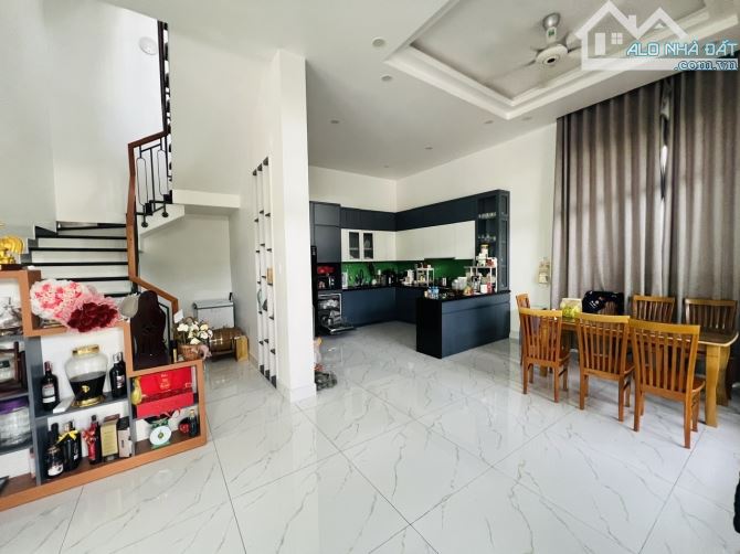 Bán biệt thự khu ven sông • Bình Thạnh - 184m2 - 4 tầng - 1