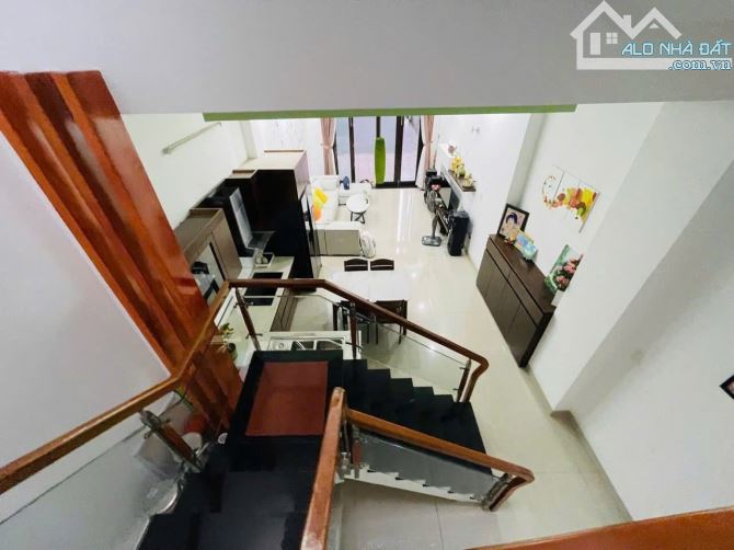 🏠Cho Thuê Nhà Sau Lưng Nhà Mặt Tiền Hoàng Diệu, Hải Châu, ĐN --- • Diện tích đất 100m2 - 1