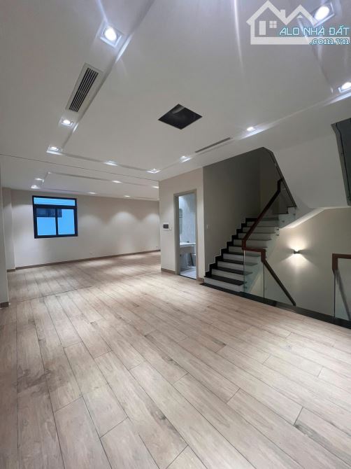 Siêu phẩm khuôn đất xây Biệt Thự MT ngay Bùi Tá Hán Q.2 - 10x21m XD Hầm 4 tầng giá 43 tỷ. - 1