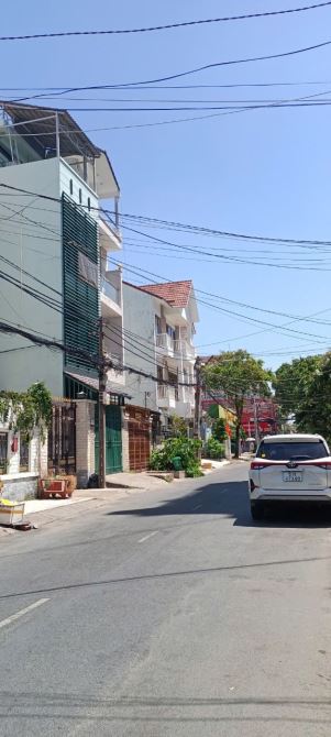 Nhà 3 tầng mặt tiền đường Huỳnh Thị Đồng TT Nhà bè. 4,5*17 hơn 8 tỷ. Đường 12 m KDBB. - 1