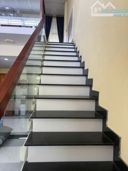 Cần bán gấp nhà 2 tầng đường 5,5 m hoà xuân đà nẵng - 1