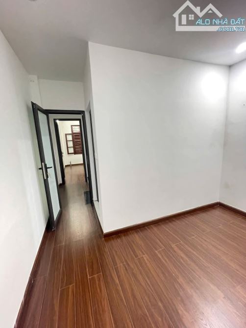 Bán nhà 5 tầng đẹp 33m2..lô góc KIM GIANG - THANH LIỆT..sẵn về ở , giá tốt - 1
