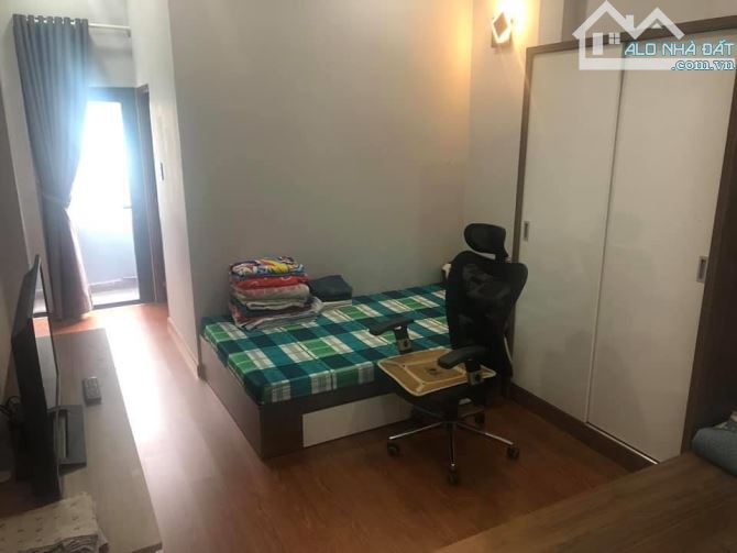 Giá Tốt 3 Tầng - Cách mặt tiền Hoàng Sa 15m - 1