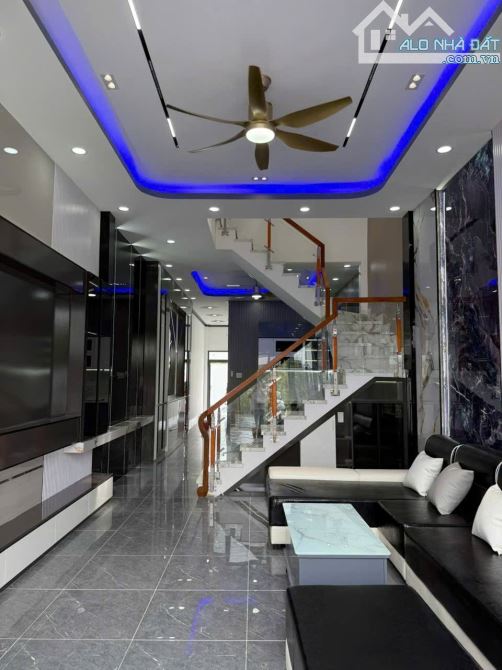 NHÀ 1 TRỆT 1 LẦU ĐƯỜNG NGUYỄN HỮU TRÍ 850 BÌNH CHÁNH TRIỆU SHR - 1