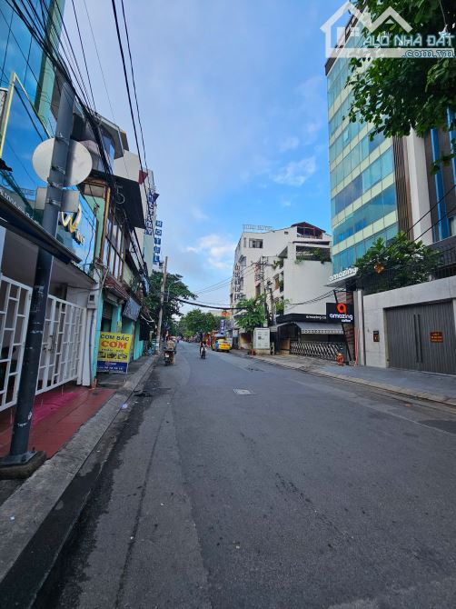 SIÊU PHẨM  ! Căn Góc 2 MT Hồng Hà - Yên Thế , TB| DT: 10 X 12m, 3 Tầng | HĐT 900tr/năm | - 1
