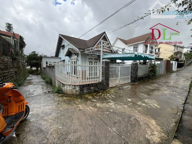 Bán đất tặng nhà Quang Trung Đà Lạt 2 mặt thoáng cách Hồ Xuân Hương 1,3km - 1