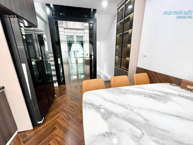Bán cực gấp nhà Nguyên Hồng 61,2m² 5 tầng ô tô tránh vị trí đắc địa 18,9 tỷ độc quyền - 1