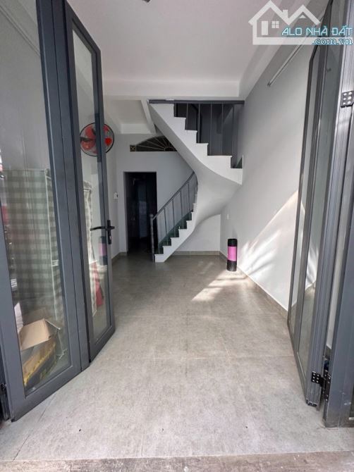 Bán nhà 3 tầng đẹp 21m² (3x7), Hẻm xe hơi Trần Văn Quang, gần Lạc Long Quân, chỉ hơn 3 tỷ - 1