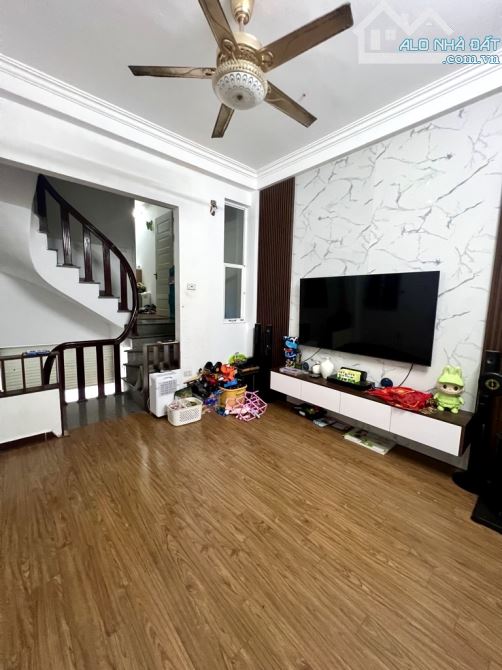 Bán nhà Việt Hưng dân xây 6 tầng, oto vào, kinh doanh giá nhô 10 tỷ - 1