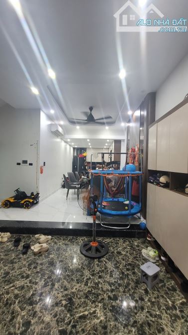 Bán nhà ngõ 86 Chùa Hà ( oto đậu cửa) 51m2 sổ - 5 tầng - MT 4,6m - Giá chỉ 21 tỷ . - 1