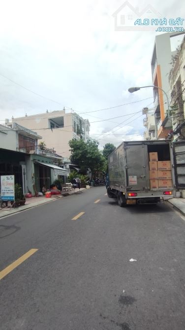 Gần chợ Hồ Trọng Qúy !! Tiện xây mới -cư xá phú lâm D,(4x15m) chỉ 9 tỷ - 1