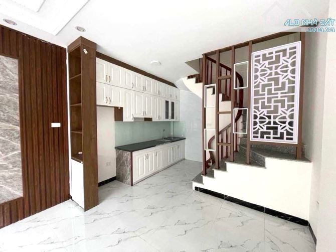 BÁN NHÀ BÁT KHỐI 35M2, 5 TẦNG, Ô TÔ ĐỖ CỬA, HÀNG XÓM AEON MALL, 6.9 TỶ. - 1