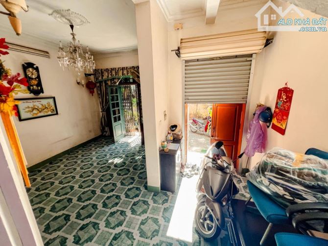 Bán nhà ngõ 165 Trích Sài quận  Tây Hồ - Sổ đỏ 85m2 - 3 tầng - MT 6m2m - Giá 30 Tỷ - 1