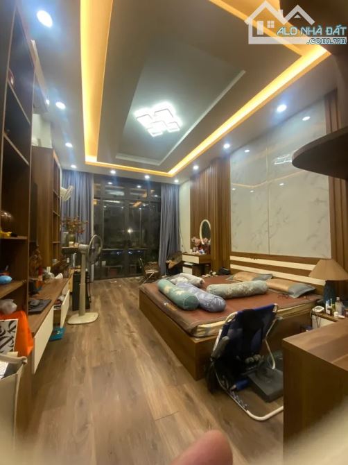 CỰC HIẾM! BÁN NHÀ MẶT PHỐ NGUYỄN TRÃI, 51M2, VỈA HÈ ĐÁ BÓNG, KINH DOANH SẦM UẤT - 1