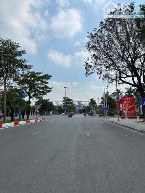 BÁN NHÀ DÂN XÂY - VỊ TRÍ ĐẸP - TRUNG TÂM THANH TRÌ - 32 4 3.8 4.7 TỶ - 1