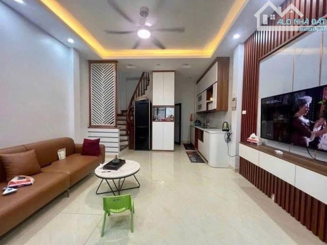 Nhà Đẹp Nguyễn Chánh 36m x 5T, Ngõ Thông, Ô Tô Gần, KD, NT Đẹp, 9.1 Tỷ - 1