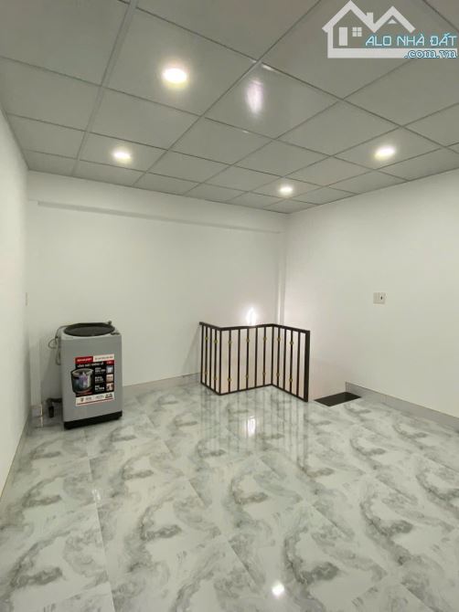 Nhà mới đẹp ở liền - Gần Hậu Giang (Q6) - Hoàn công đủ - Không lộ giới - SHR - 1