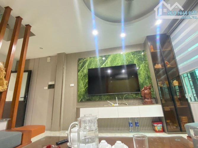 - Bán nhà Trần Cung, ngõ ô tô, nội thất xịn sò, sát phố, 35m2, 9.3 tỷ. - 1