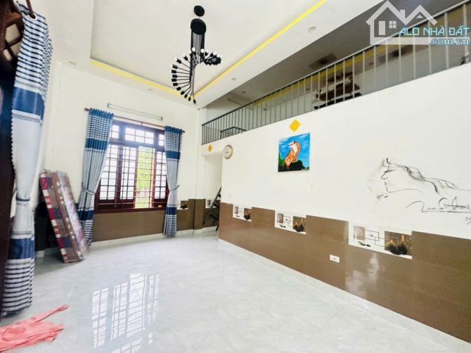 Cho thuê nhà nguyên căn gác lửng - Kiệt ô tô 65 Lê Ngô Cát - 1