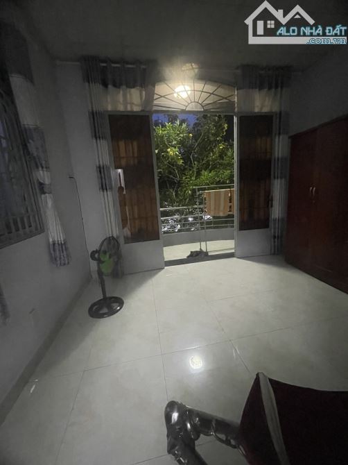 1/ Hoàng Xuân Hoành - 57m2 - 2 tầng giá 5,3 tỷ thương lượng - 1