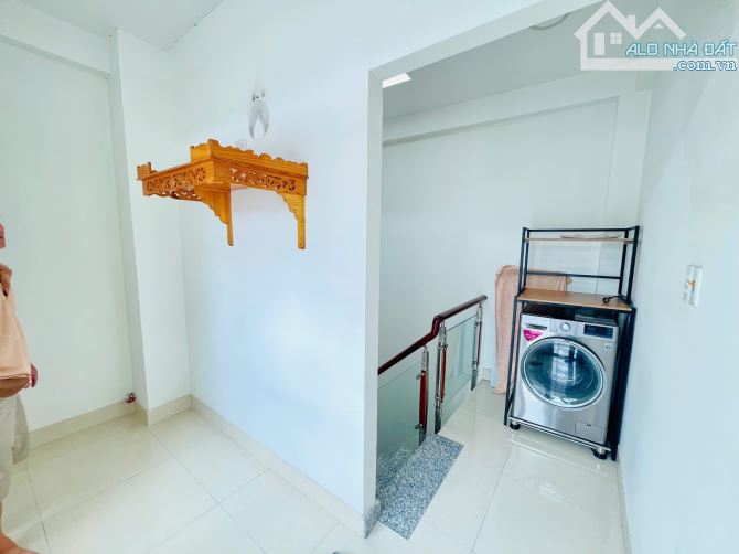 Bán nhà Bình Thạnh - gần chợ Bà Chiểu, 4 tầng 33m2. Chỉ nhỉnh 5tỷ TL - 1