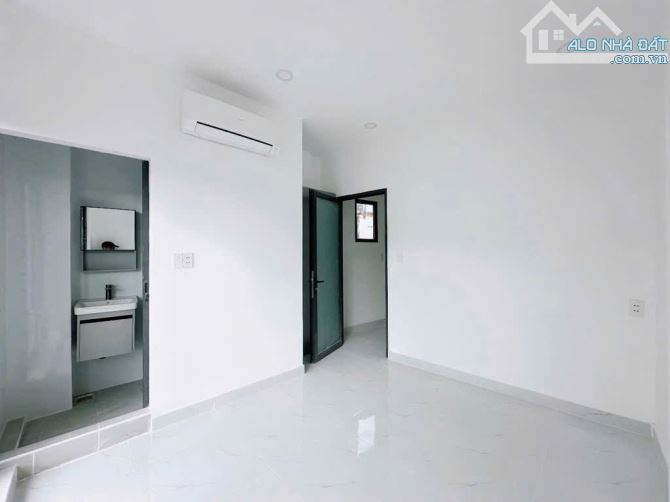 MẶT TIỀN TÚ MỞ , ĐỐI DIỆN VINCOM PHAN VĂN TRỊ , DTSD 69M2 , 3 TẦNG ĐÚC , CHỈ 4.X TỶ , GV - 1