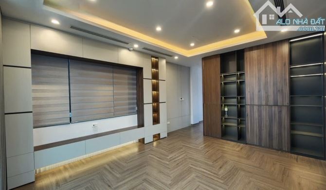 TOÀ NHÀ VĂN PHÒNG - Ở VÀ KINH DOANH - TT CẦU GIẤY.1 HẦM + 8 NỔI - THANG MÁY - GARA OTO - 1
