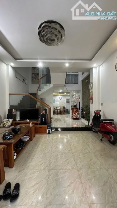 Bán nhanh nhà 3 tầng 3 mê ô tô đỗ cửa Thúc Tề - 1