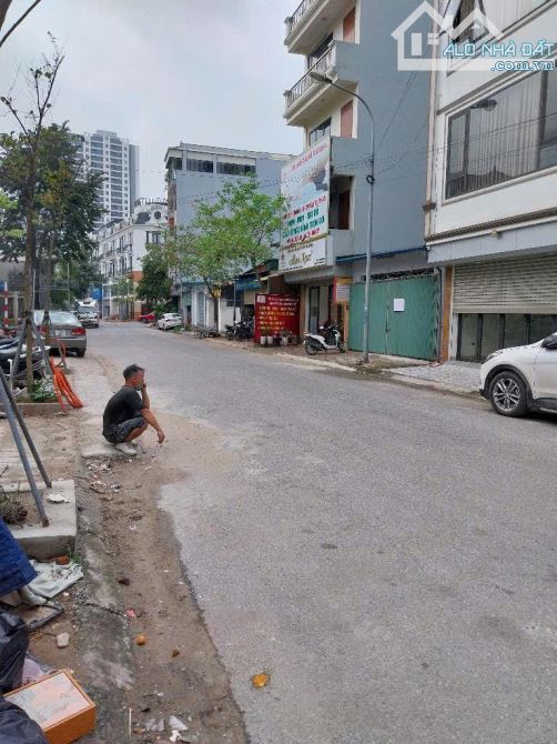 Ngô Xuân Quảng / Bán đất 102m 5m tiền 16.9 tỷ/ Ô tô tránh, Vỉa hè rộng,Kinh doanh cực đỉnh - 1