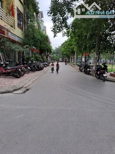 BÁN ĐẤT GIA TRUNG QUANG MINH- MÊ LINH– LÔ GÓC Ô TÔ TRÁNH ĐỖ– GẦN KCN QUANG MINH- HƠN 3 TỶ - 1