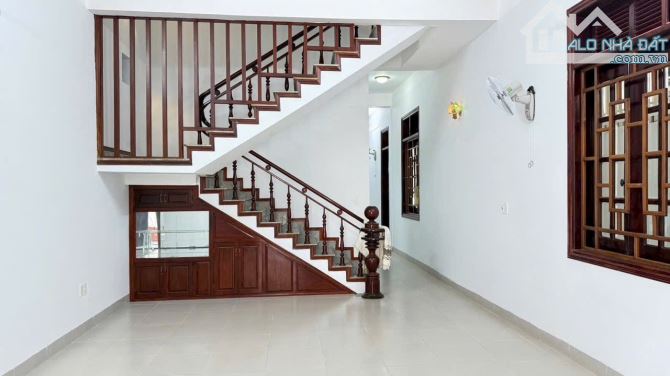 NHÀ 1 TRỆT 2 LẦU + 1 TUM MẶT TIỀN ĐƯỜNG AN DƯƠNG VƯƠNG - DT - 1