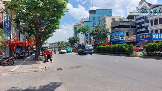 Nhà long lanh Phố Nguyễn Văn Cừ, 35m2- 7 tầng- hơn 13 tỷ, thang máy, nội thất, ô tô thông - 1