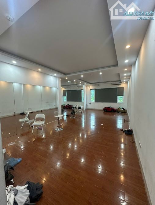 Bán nhà mặt phố trần vĩ, view công viên, 7 tầng thang máy, vỉa hè rộng - 1
