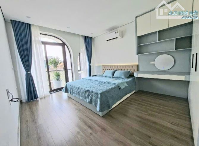 BÁN NHÀ THẠCH BÀN LONG BIÊN, PHÂN LÔ, Ô TÔ VÀO NHÀ, THANG MÁY, TẶNG NỘI THẤT CHẤT, GIÁ MỀM - 1