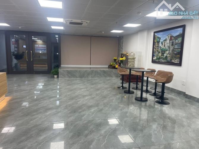 BÁN TOÀ VĂN PHÒNG TRẦN THÁI TÔNG 125m2x9T THANG MÁYxMT 8.1m - 89.9 TỶ - HẦM - KINH DOANH